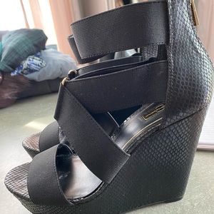 Jessica Simpson wedges. Size 8